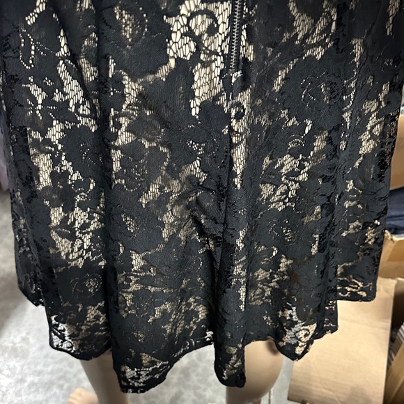 Julian Taylor Black and Cream Lace Midi Dress - Picture 3 of 6